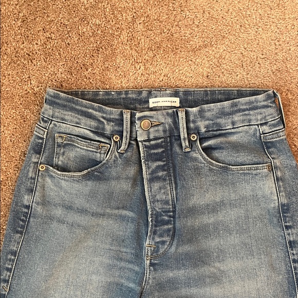 Good American Slant Button Fly Straight Jeans - Picture 4 of 10